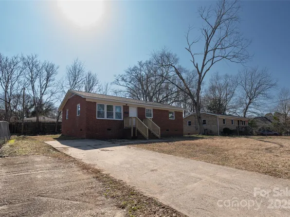 515 E Holly St, Dallas, NC 28034