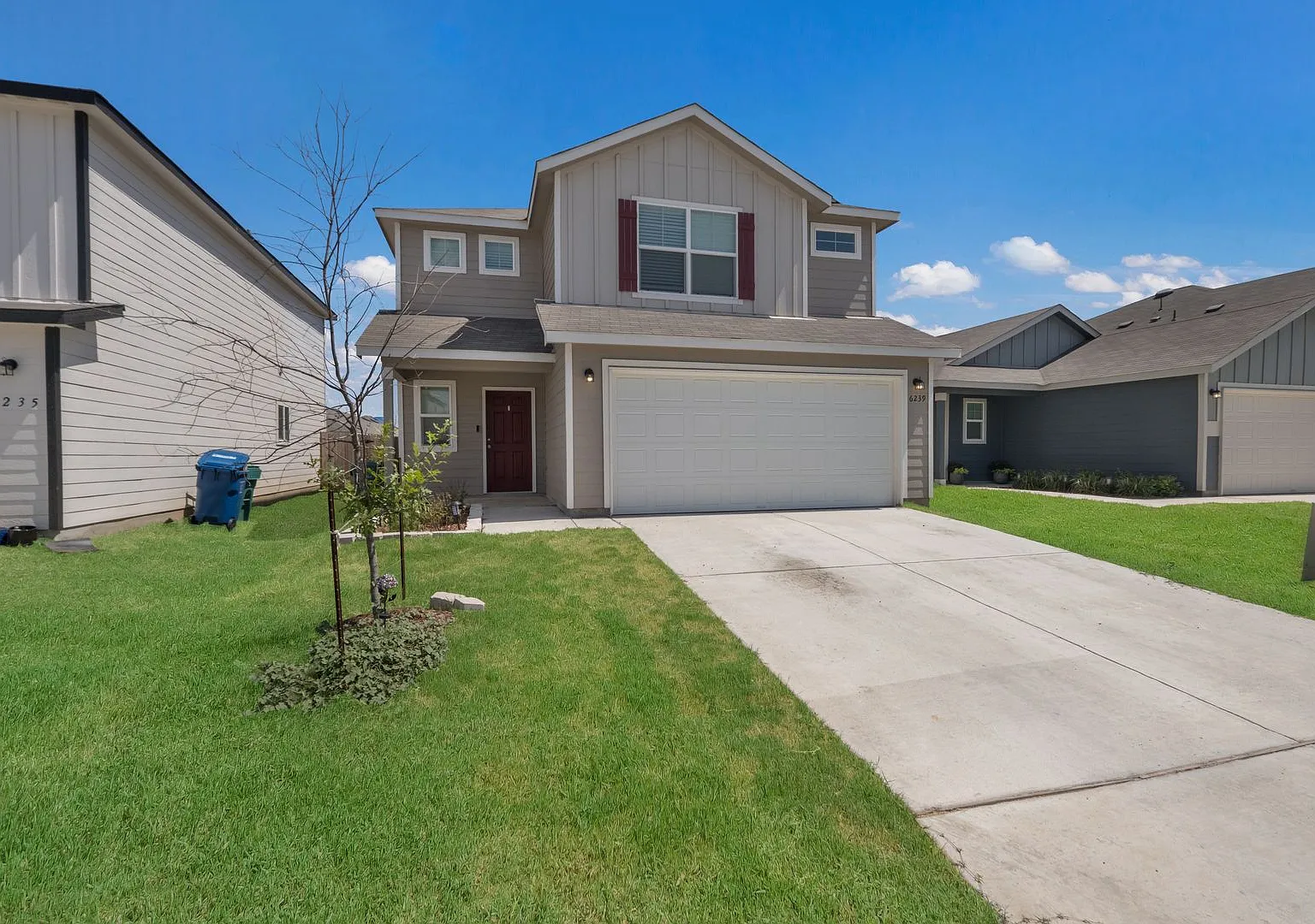 Spacious 4BR Home with Open Floor Plan & LVP Flooring — Photo 2