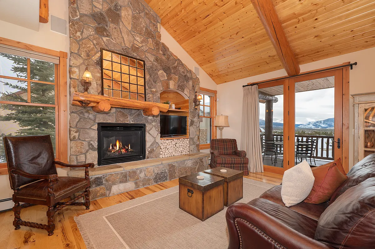 Building Photo - 505 N Lupine Ln