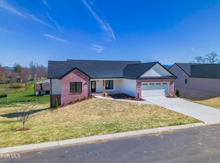 92 Sunset Rd, Johnson City, TN 37615