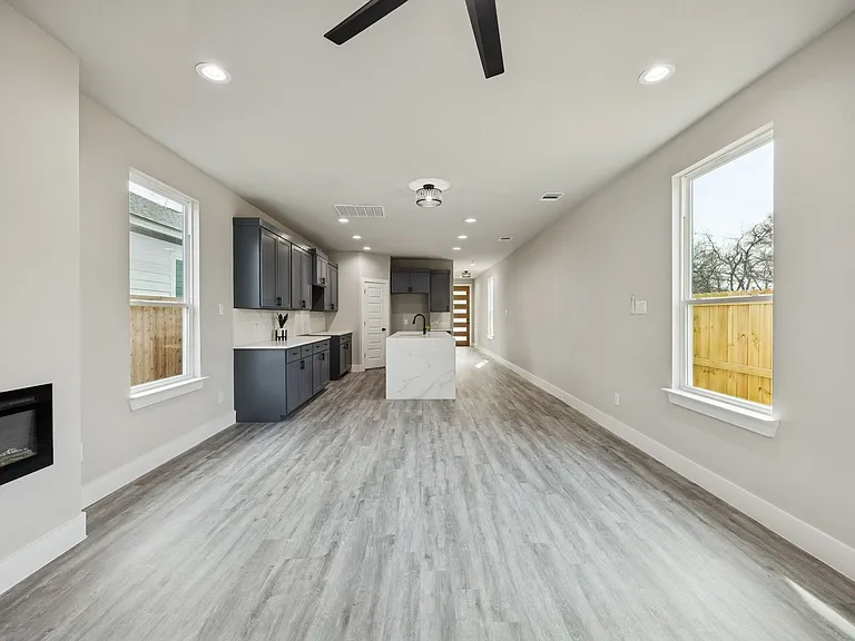 3703 York St — Photo 7
