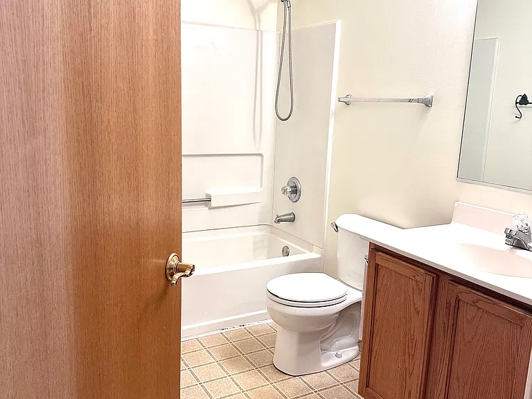 315 Bay Dr — Photo 17