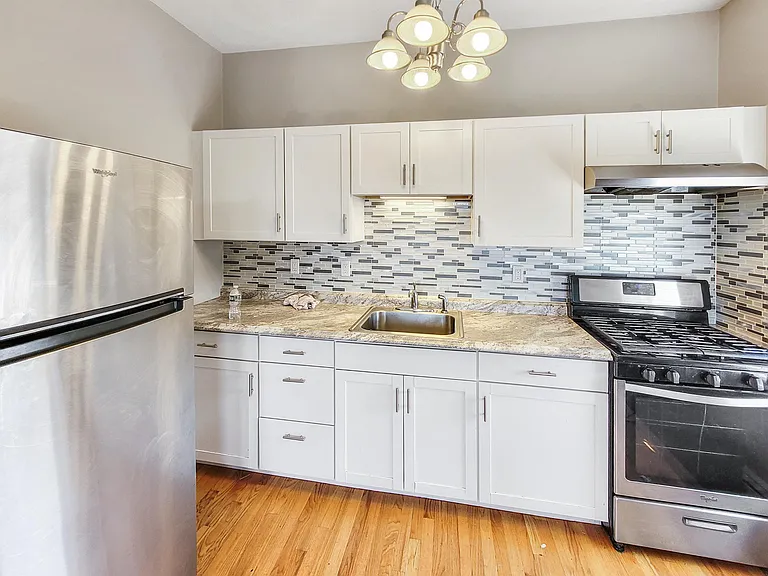 338 Warren St #4 — Photo 4