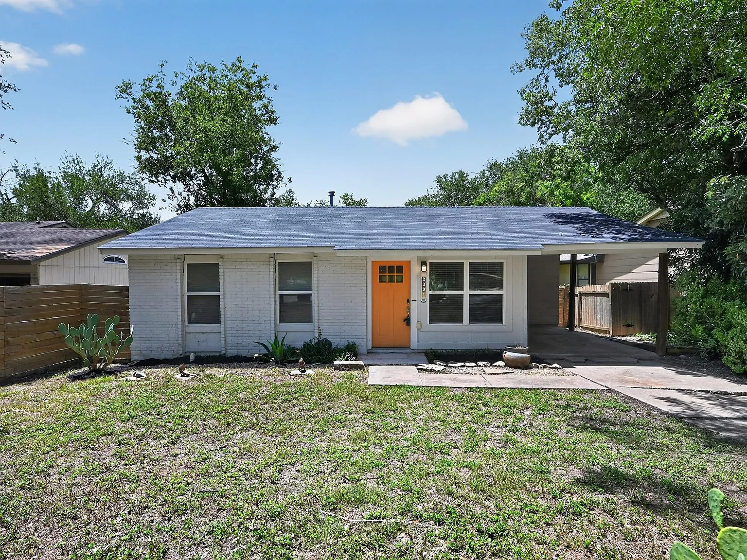 3 bed, 2.0 bath, 960 sqft, $2,100 — Photo 1