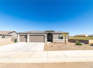 3352 Palmeras St, Kingman, AZ 86401