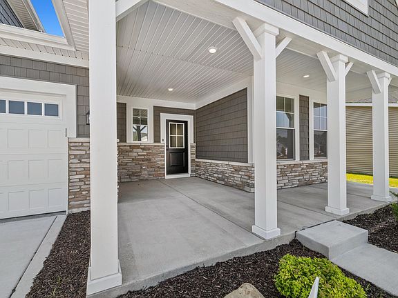 3rd image of 3104 Greenview Dr