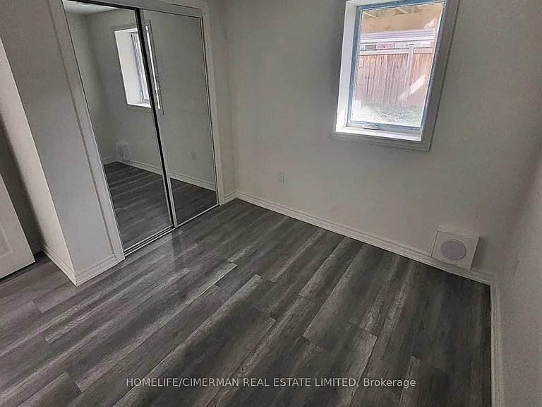 133 Sharavogue Ave #B — Photo 12