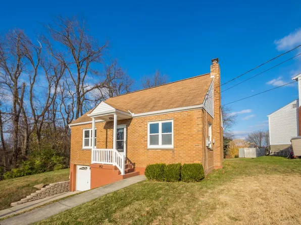 142 Gardenia Dr, Turtle Creek, PA 15145