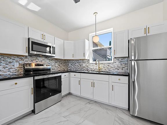 5th image of 4743 E 1st St #1102