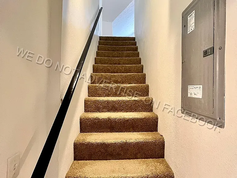 1558 Swift St — Photo 9