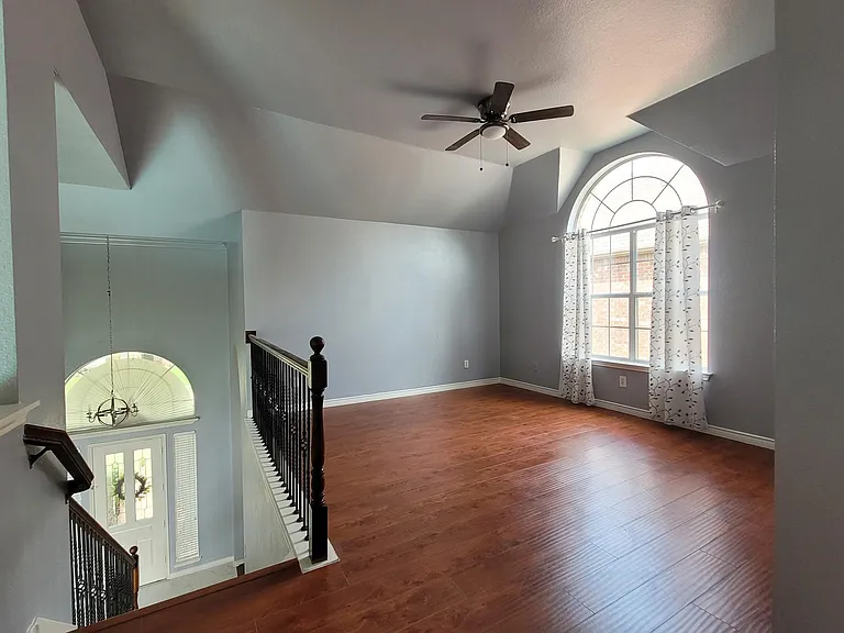 2632 Shadow Hill Ln — Photo 14