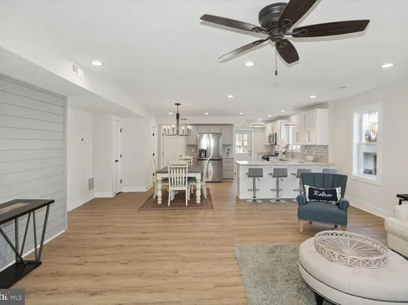 8012 Catherine Ave, Pasadena, MD 21122