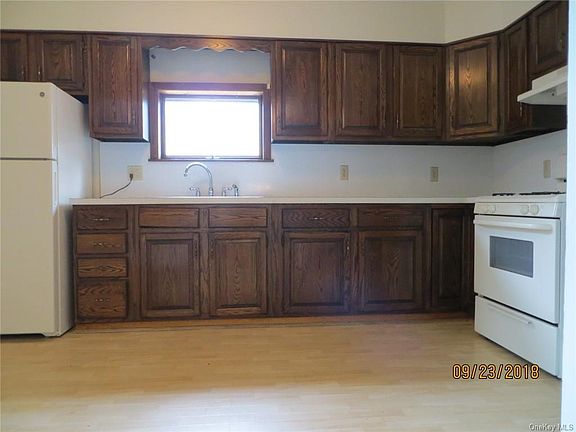 4th image of 112 New St