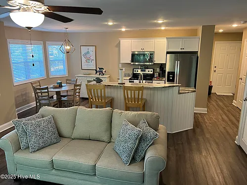 3030 Marsh Winds Cir Photo 1