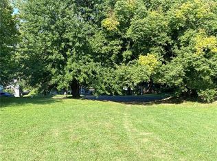 1103 S 12th St, Saint Joseph, MO 64503