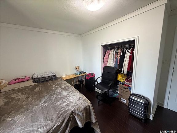 5th image of 409 1st AVENUE E