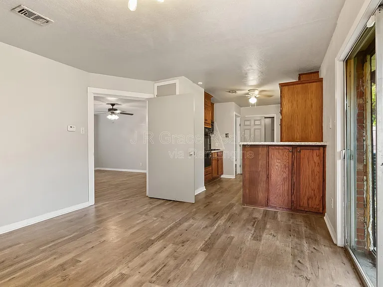 209 S Rita St — Photo 13