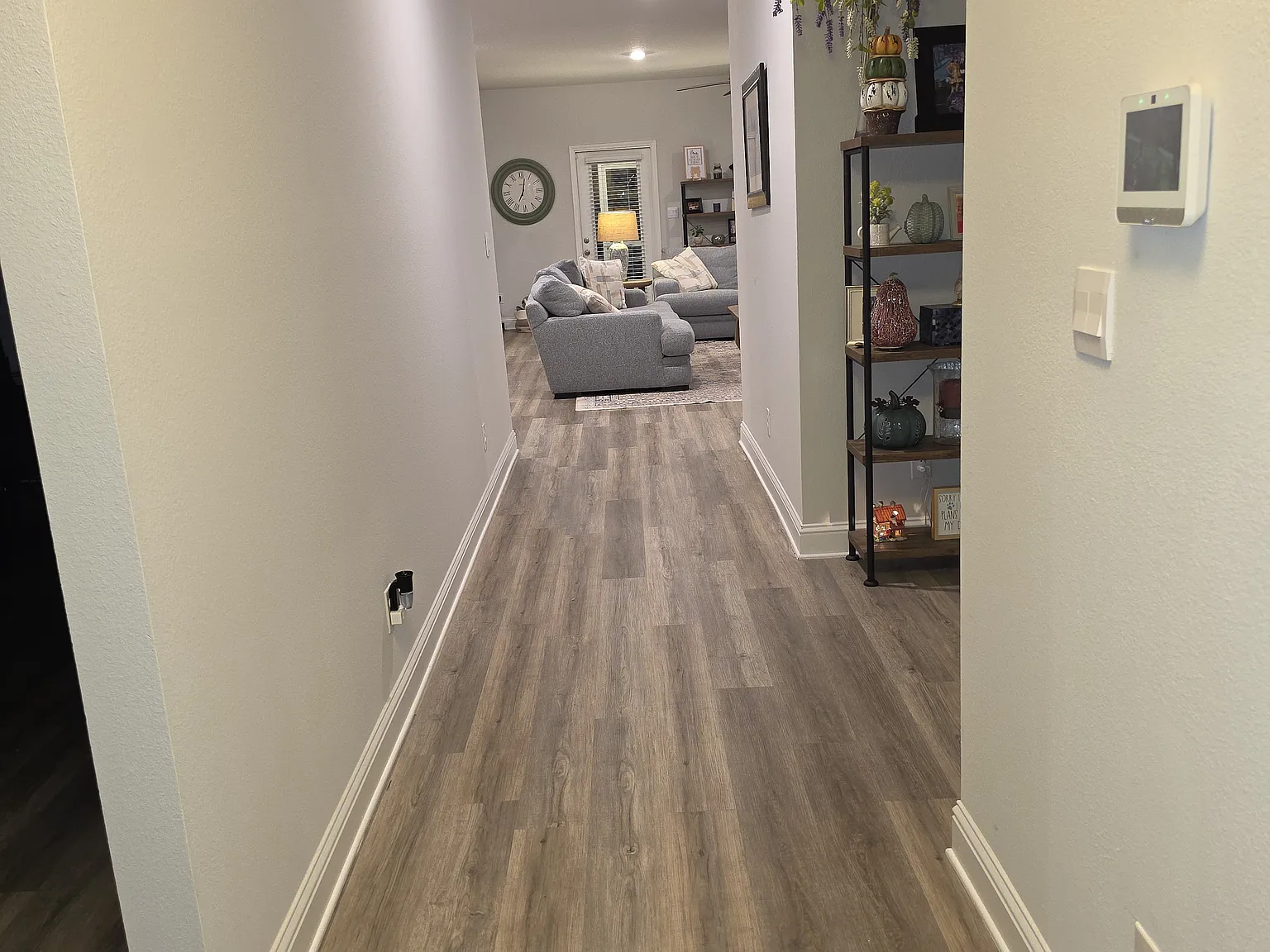 4 bed, 2047 sqft, $2,595 — Photo 2