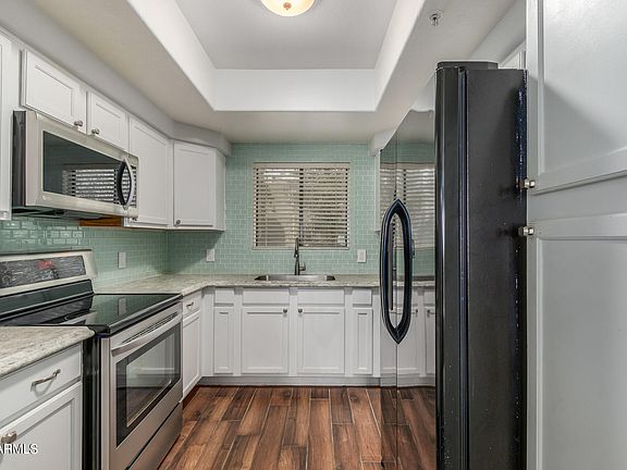 3rd image of 750 E NORTHERN Avenue #2095
