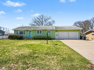 908 10th St, Farmington, MN 55024