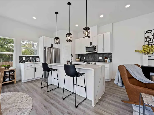 2301 Staples St, Houston, TX 77026