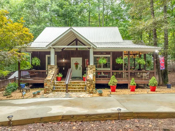 2084 Newport Dr, Ellijay, GA 30540
