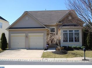 37 Paddock Ln, Cinnaminson, NJ 08077