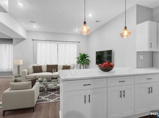 389 Lyons Ave, Newark, NJ 07112