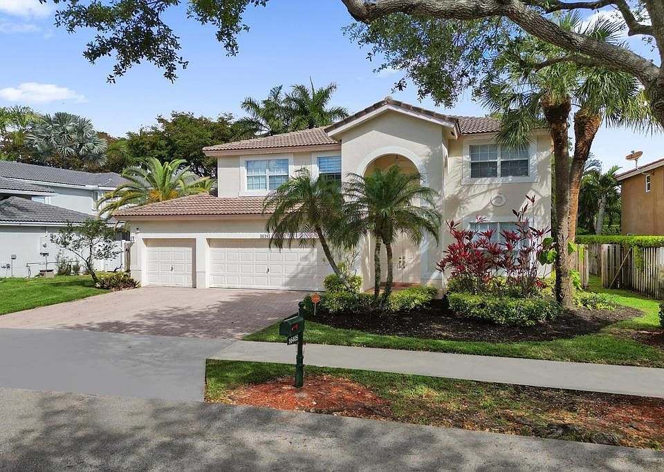 1st image of 16405 Diamond Head Dr