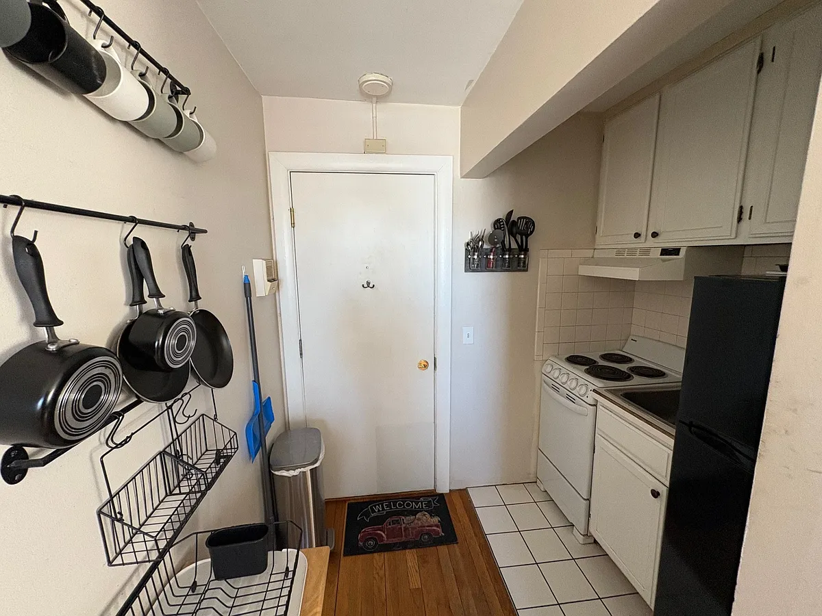 Building Photo - 135 Chadwick St #7