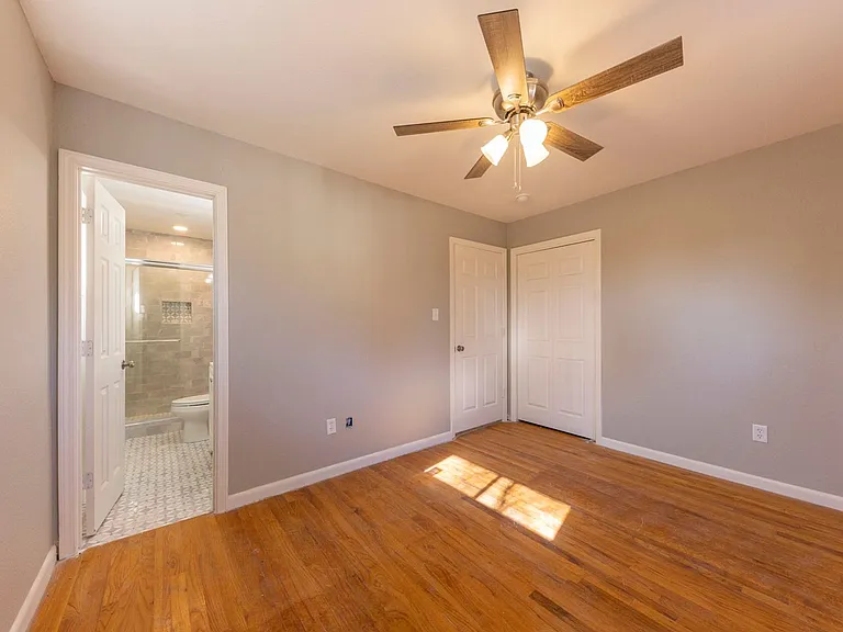 1809 W Center Ave — Photo 9