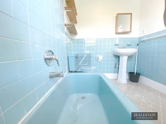 Rented by ZealEstate Group Inc | media 28