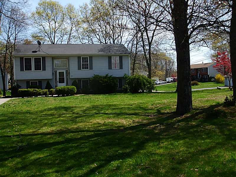 1st image of 28 Oak Wood Dr
