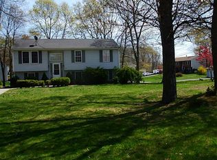 28 Oak Wood Dr, Charlestown, RI 02813