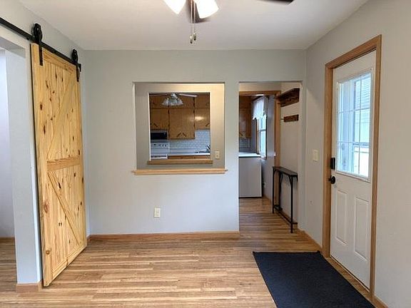 3rd image of 1113 Drake Ave