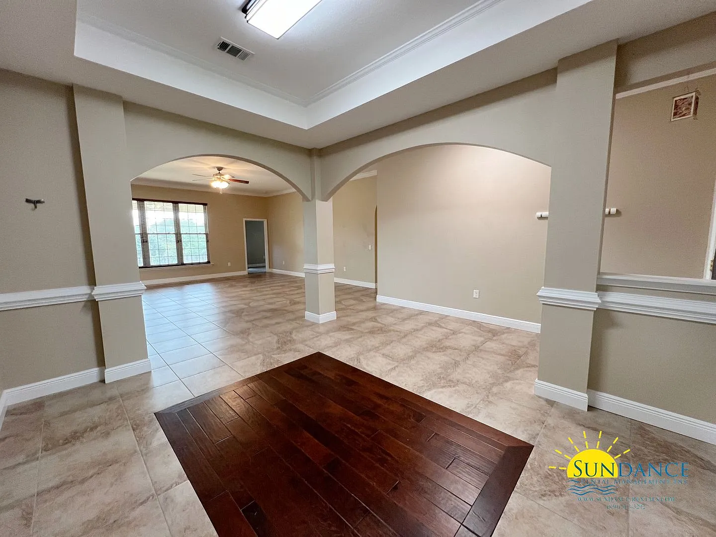 Charming Large 4-Bedroom Home with Solar Panels in Crestview! — Photo 4