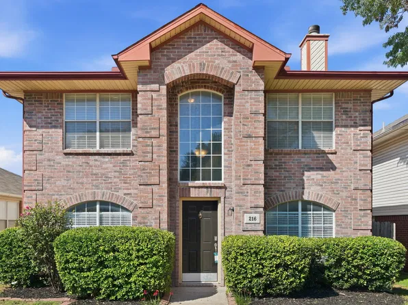216 High Pointe Ln, Cedar Hill, TX 75104