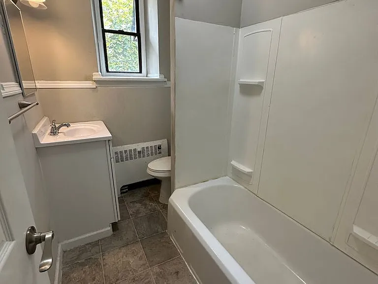 Greenside Manor — Photo 89