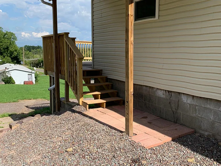 427 Ridge Rd — Photo 3