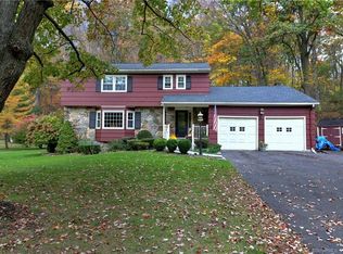 141 Oldfield Rd, Trumbull, CT 06611