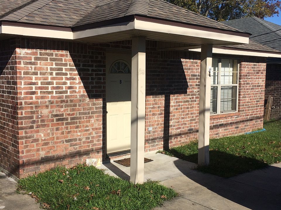 1st image of 927 E Santa Clara St #D
