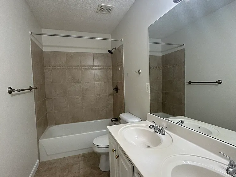 180 Sessingham Ln — Photo 36
