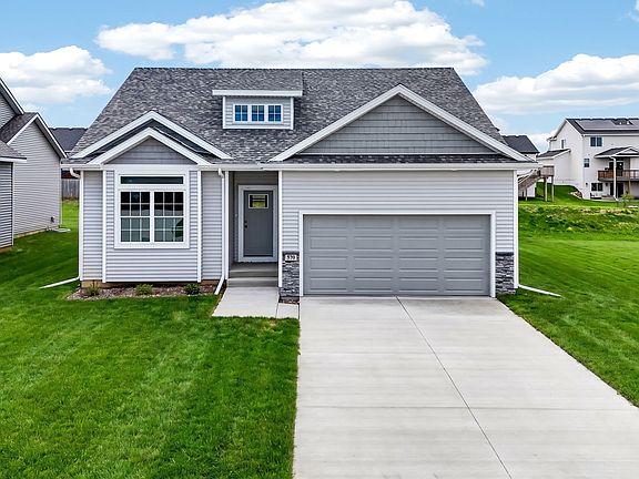 2nd image of 570 SE Hollow Ct