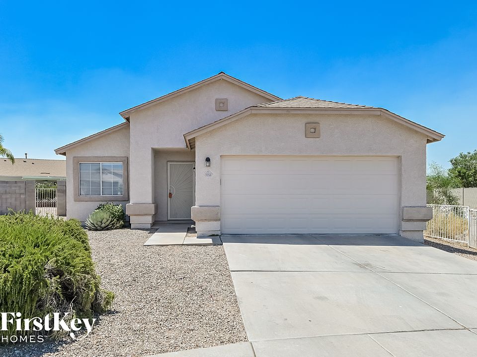 1st image of 3054 S Vaughn Dr