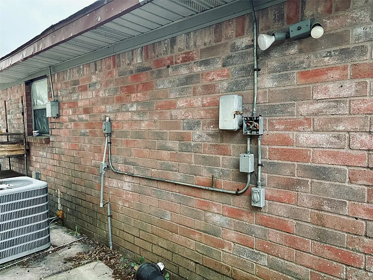 415 Zinn Dr — Photo 12