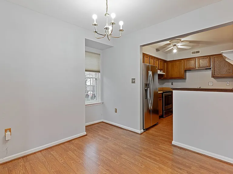 48 Avonshire Ct — Photo 24