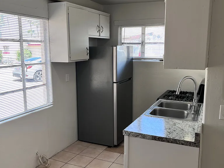 2620 N 14th Ave #5 — Photo 5