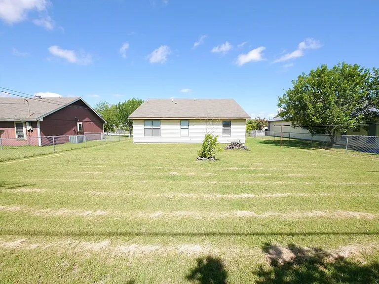 1510 Westway Dr — Photo 16