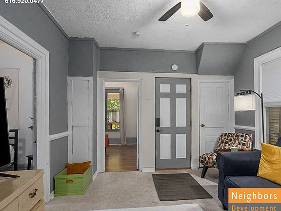 5th image of 19 Palmer St NE Unit 1