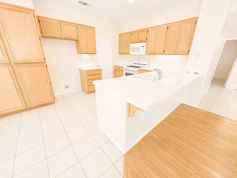 12692 Royal Oaks — Photo 5